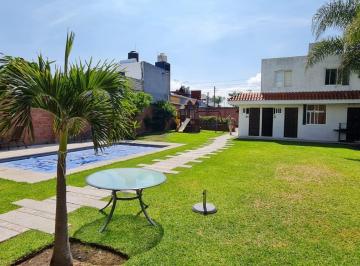 Casa · 564m² · 5 Recámaras · Casa Multifamiliar Sobre Corredor Gastronomico Atlixco Puebla