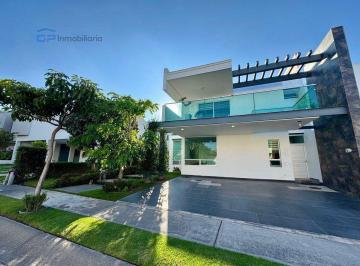 Casa de 3 habitaciones, Zapopan · Residencia en Venta en Diana Natura
