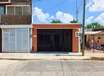 Casa · 117m² · 2 Recámaras · 1 Estacionamiento · Comfortable Home With Pool in Melitón Salazar