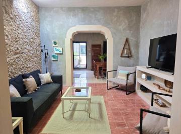 Casa · 95m² · 2 Recámaras · 1 Estacionamiento · Turn - Key Furnished Home With Modern Upgrades in Mérida Centro