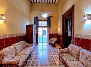 Casa · 233m² · 2 Recámaras · Casa Colonial en El Corazón del Centro de Mérida