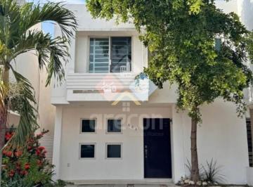Casa · 107m² · 2 Recámaras · 2 Estacionamientos · Casa en Venta, Muy Cerca de La Curva Texas