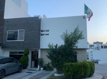 Casa · 276m² · 4 Recámaras · 2 Estacionamientos · Casa en Milenio