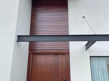 Casa · 553m² · 4 Recámaras · 4 Estacionamientos · Casa - Fraccionamiento Lagunas de Miralta
