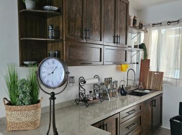Casa de 3 habitaciones, El Marqués · Acogedora Casa en Venta Amueblada o Sin Amueblar