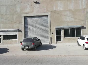 Bodega comercial · 417m² · 3 Estacionamientos · Renta Bodega en Colonia Deportistas