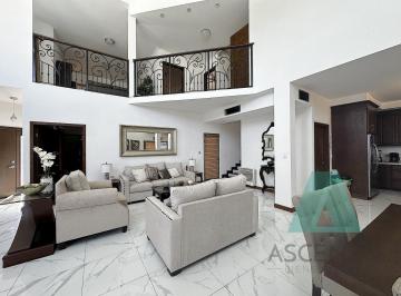 Casa · 277m² · 3 Recámaras · 3 Estacionamientos · Casa en Venta en Fracc. Rialto, Hebdu