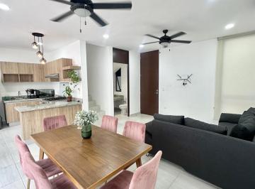 Casa · 2 Recámaras · 2 Estacionamientos · Townhouse Amueblado en Renta y con Servicios Incluidos