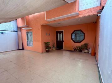 Casa · 308m² · 4 Recámaras · 2 Estacionamientos · Casa en Villa de Las Flores 2da Secc Las Plazas - (4)