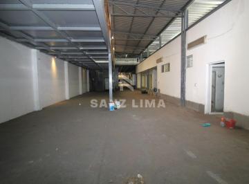 Bodega comercial , Celaya · Salida a Salamanca: Amplia Bodega con Oficinas y Estacionamiento.