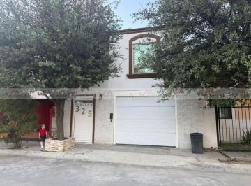 Casa · 170m² · 3 Recámaras · 1 Estacionamiento · Casa en Venta en García