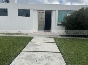 Casa · 389m² · 3 Recámaras · 2 Estacionamientos · Casa en Venta en Portal del Norte