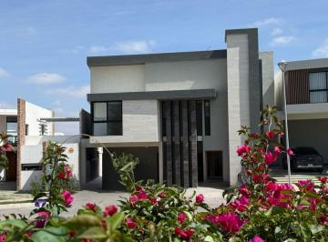 Casa de 3 habitaciones, San Luis Potosí · Casa en Venta en Club de Golf La Loma 3 Niveles