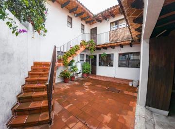 Casa · 530m² · 3 Recámaras · 7 Estacionamientos · Residencia en Venta en Calzada Zavaleta, Puebla
