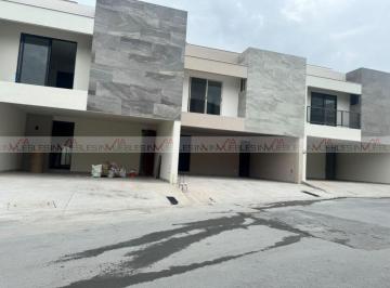 Casa · 285m² · 3 Recámaras · 2 Estacionamientos · Casa en Venta en Monterrey