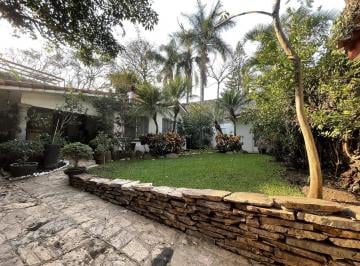 Casa · 350m² · 4 Recámaras · 2 Estacionamientos · Casa en Venta en Fraccionamiento Residencial Vista Hermosa