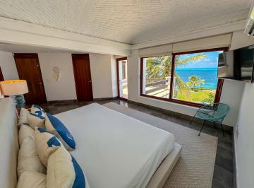 Casa · 371m² · 4 Recámaras · 2 Estacionamientos · Casa Beach Front en Cancun