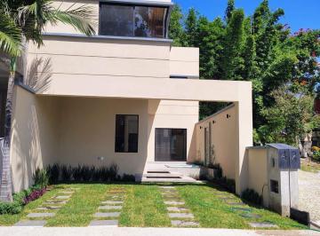 Casa · 190m² · 3 Recámaras · 2 Estacionamientos · Casa Nueva en Venta Acapantzingo, Cuernavaca