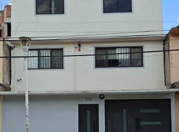 Casa · 351m² · 5 Recámaras · 3 Estacionamientos · Casa en Venta