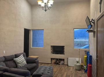Casa de 3 habitaciones, Arteaga · Casa con 1120 m² Superficie de Terreno y 3 Recámaras en Venta en Arteaga