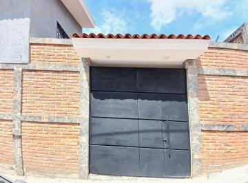 Inmueble productivo urbano · 300m² · 2 Estacionamientos · Terraza Para Eventos con Depto. en Planta Alta en Venta en Mesa Colorada Poniente, Zapopan