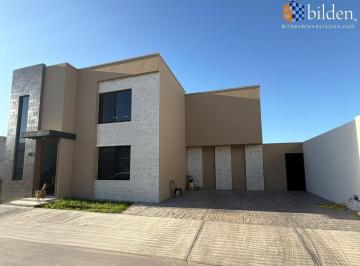Casa · 200m² · 3 Recámaras · 2 Estacionamientos · Casa en Venta en Fracc. Residencial Los Laureles Durango