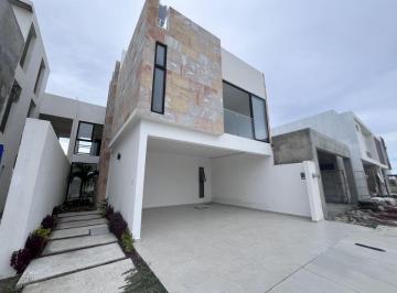 Casa de 3 habitaciones, Alvarado · Casa en La Riviera Al Mejor Precio en Punto Lomas (Riviera Veracruzana)