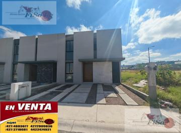 Casa · 175m² · 3 Recámaras · 2 Estacionamientos · Casa en Los Olvera