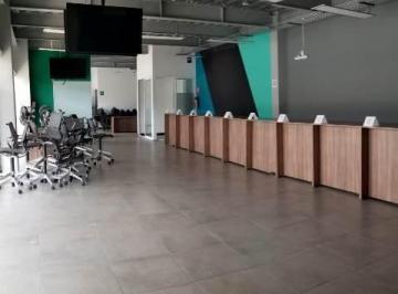 Local comercial · 182m² · 40 Estacionamientos · Local en Renta en Santa Cruz Metepec