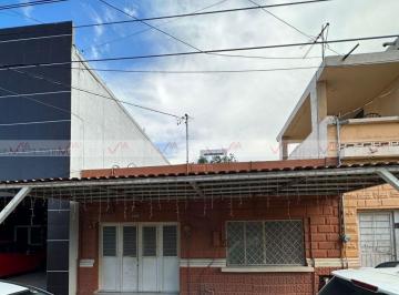 Casa uso de suelo · 186m² · 4 Recámaras · 1 Estacionamiento · Casa con Uso de Suelo en Renta en Obrera