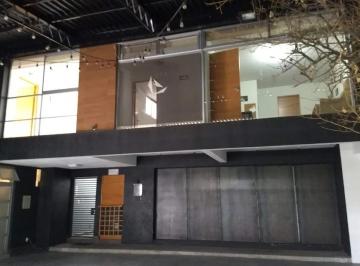 Local comercial , Querétaro · Local Comercial y Casa en Querétaro Centro con 8 Estacionamientos