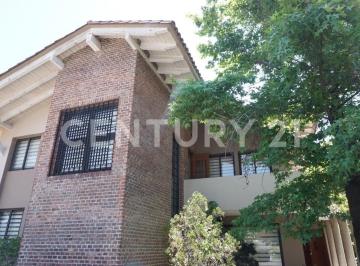 Departamento · 400m² · 3 Recámaras · 3 Estacionamientos · Totalmente Remodelada, en Exclusivo Fraccionamiento Aguilas 830