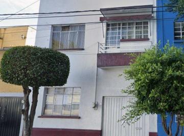 Casa de 3 habitaciones, Cuauhtémoc · Casa en Venta en Colonia Roma Sur, Cuauhtémoc.