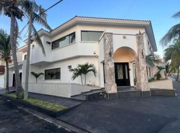 Casa de 5 habitaciones, Boca del Río · Espectacular Residencia en Venta en Costa de Oro