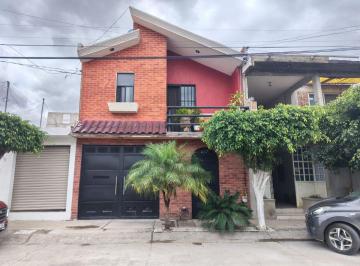 Casa de 5 habitaciones, León · Casa en Venta Col. Jardines de Santa Julia León Guanajuato