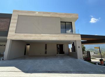 Casa · 450m² · 3 Recámaras · 3 Estacionamientos · Casa - Fraccionamiento Bosques de Las Misiones Sector Reserva