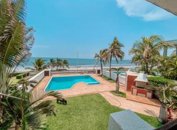Casa de 5 habitaciones, Boca del Río · Vendo La Única Casa de Costa de Oro con Vista Al Mar (Para Remodelar)