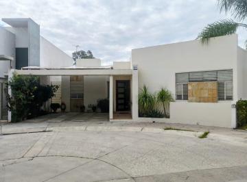 Casa · 190m² · 2 Recámaras · 2 Estacionamientos · Renta Casa en Condominio La Paloma Al Norte de La Ciudad Ge