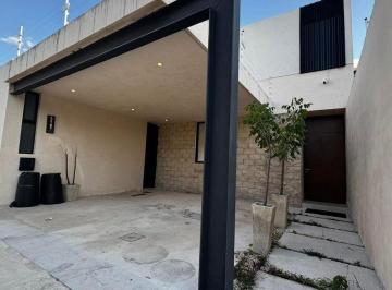Casa de 3 habitaciones, Mérida · Casa en Venta en Cholul Amueblada y Equipada