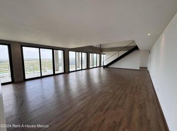 Departamento · 332m² · 3 Recámaras · 2 Estacionamientos · Altos de Juriquilla Departamento en Renta Rah386