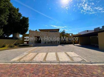 Casa · 560m² · 3 Recámaras · 11 Estacionamientos · Balcones de Juriquilla Casa de 3 Recamaras en Venta Rah1730