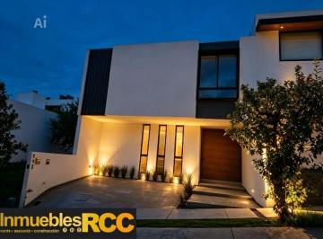 Casa de 4 habitaciones, León · Lomas Punta del Este Venta Casa 4 Habitaciones Frente a Jardin $5´595,000