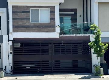 Casa de 3 habitaciones, Apodaca · Casa en Venta – Almería