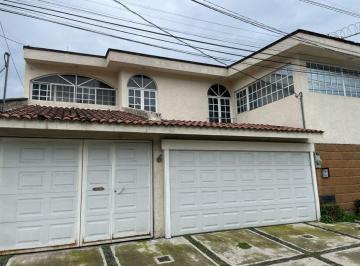 Casa · 390m² · 4 Recámaras · 4 Estacionamientos · Casa en San Andrés Totoltepec
