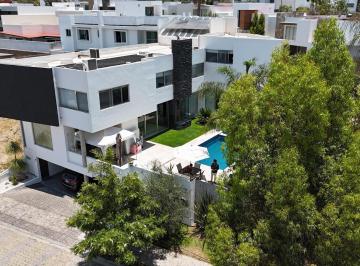 Casa · 499m² · 5 Recámaras · 3 Estacionamientos · Casa en Venta en Lomas de Angelópolis