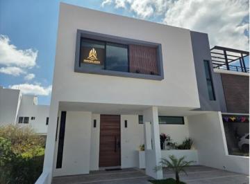 Casa · 207m² · 3 Recámaras · 2 Estacionamientos · Casa en Venta en Cañadas del Arroyo