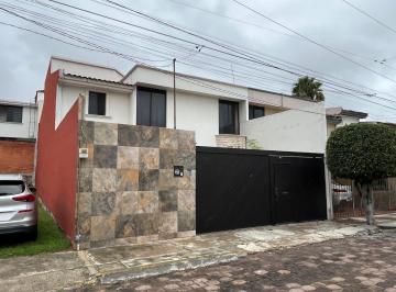 Casa · 210m² · 3 Recámaras · 2 Estacionamientos · Casa en Venta en Calz. Zavaleta "Residencial Arcos del Sur", Puebla