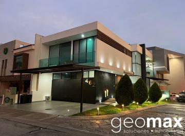 Casa de 4 habitaciones, Tlajomulco de Zúñiga · Hermosa Residencia Frente a Parque en "Del Pilar Residencial"