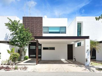 Casa de 3 habitaciones, Mérida · Casa en Renta en Residencial Torremolinos en Mérida con 3 Habitaciones