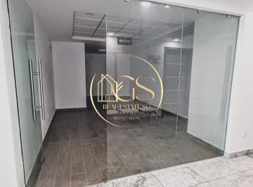 Oficina · 30m² · 1 Recámara · 1 Estacionamiento · Consultorio en Renta Hospital Mac Celaya